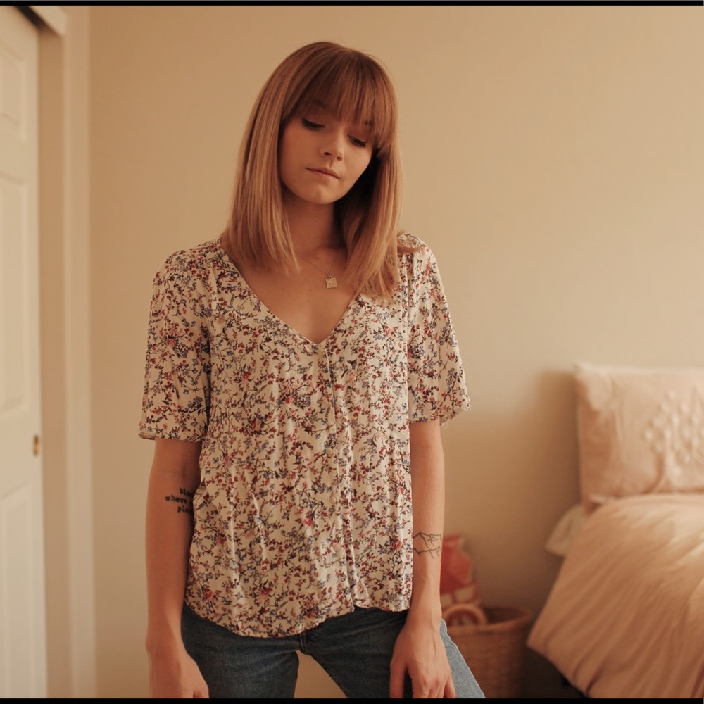 Hinge floral top